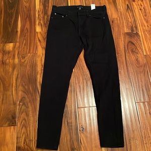 Ankle length skinny jeans